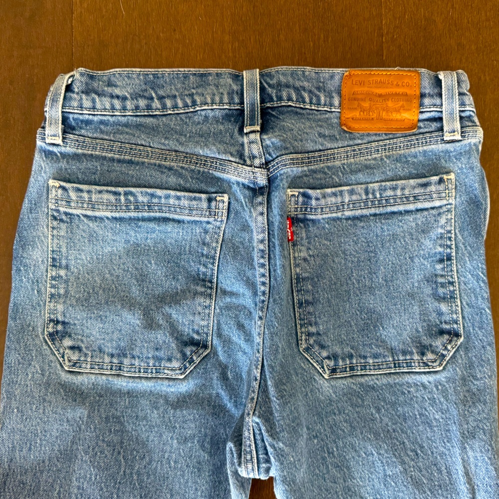Levi’s High Waist Crop Straight Leg Jeans